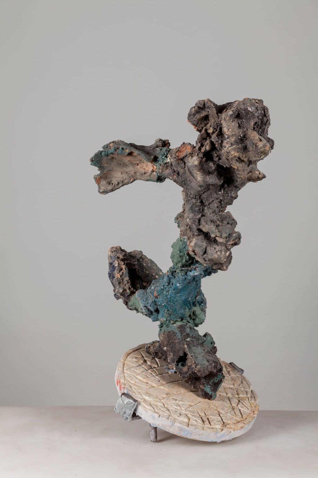 victim pleasure 71x33x54cm settembre2023 (trequarti da sinistra)